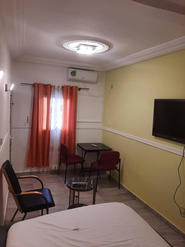 Residence P P M Odza Yaounde Luaran gambar